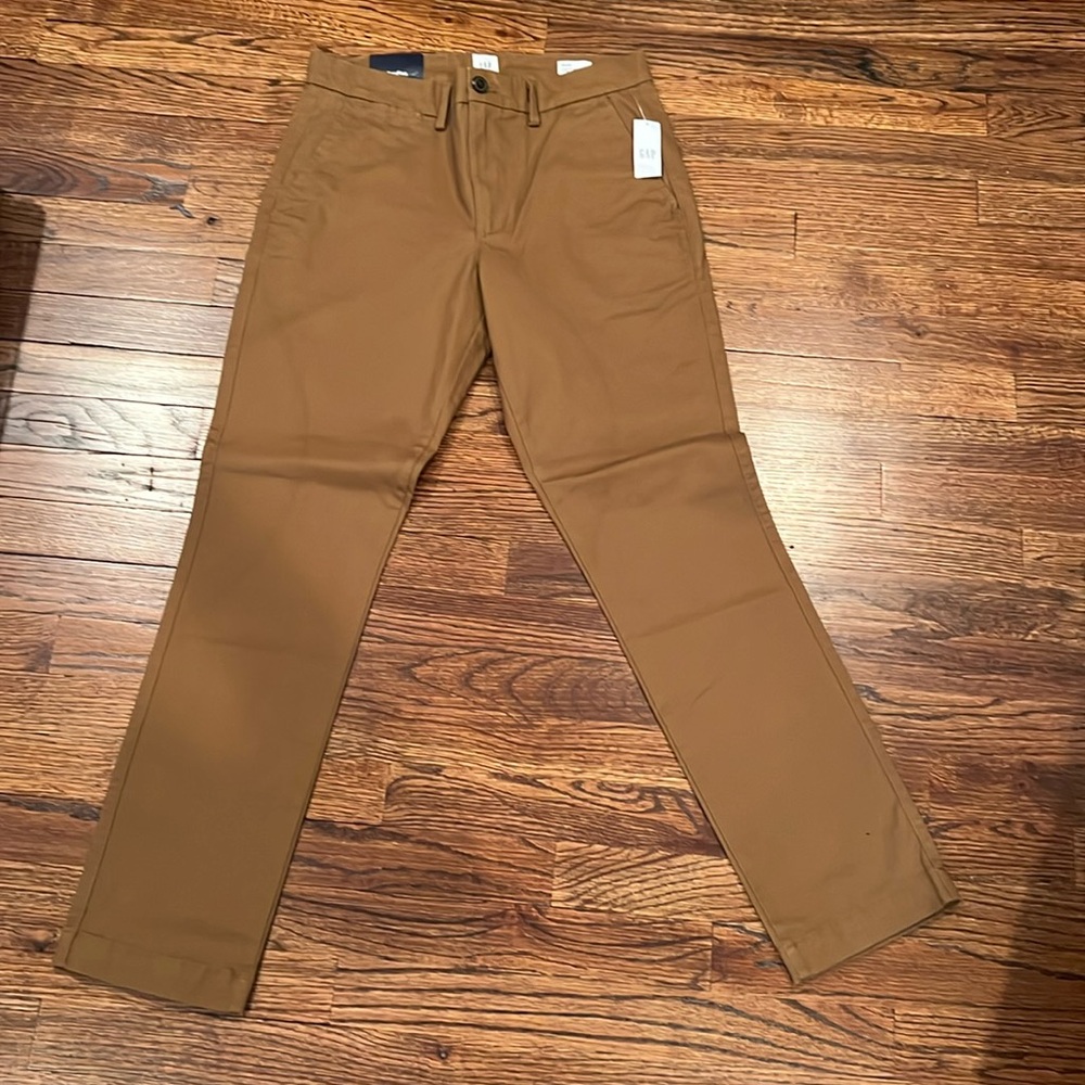 Gap Essential Khaki Slim ***BRAND NEW WITH TAGS***